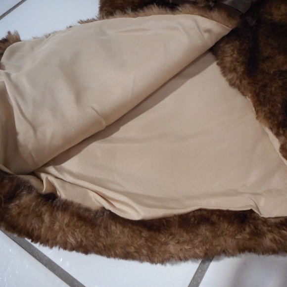 Gilet Fausse Fourrure Lydia Jane - Taille 5T - Taupe - Neuf Sans étiquettes